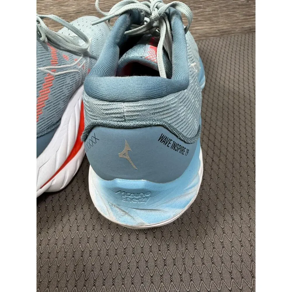 Mizuno brand style